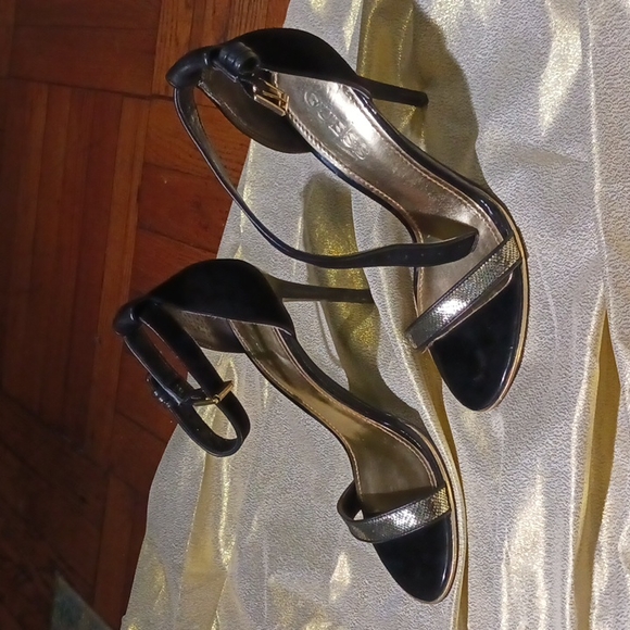 Heels - Picture 2 of 4